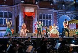 The set and Orchestra, Principals singing